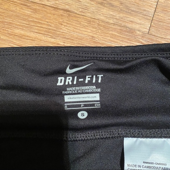 Nike Dry Fit Cropped Athletic Pants - Picture 4 of 4